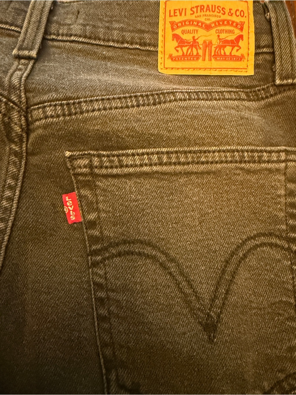 Levi's Black Washed Cropped Jeans - Picture 6 of 8
